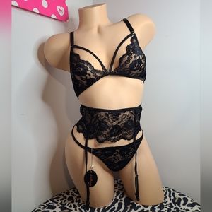 NWT AvidLove 3pc Strappy Lingerie Set Size Sm 🖤